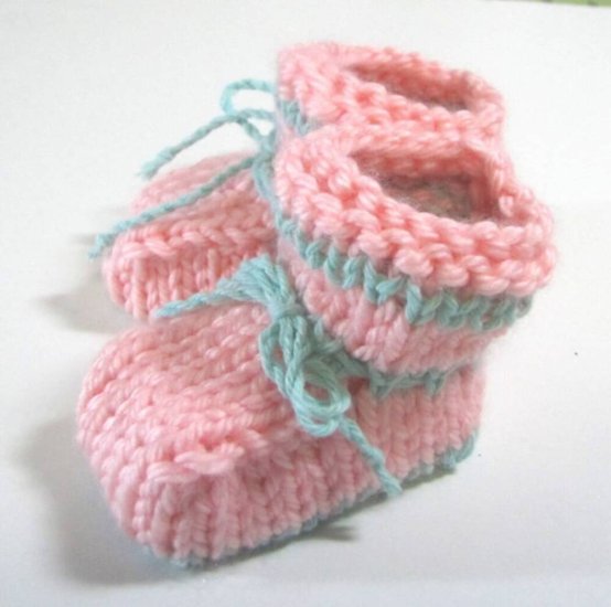 KSS Boxed Pink/Mint Green Knitted Booties (6 Months) - Click Image to Close