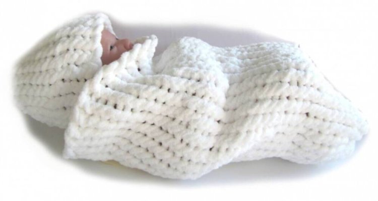 KSS White Heavy Baby Cocoon with a Hat 0 - 3 Months
