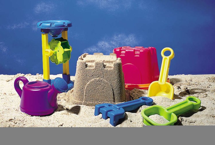 IPLAY Castle Bucket Set for Outdoor Play - Click Image to Close