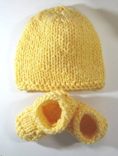 KSS Yellow Knitted Booties and Hat set (6-9 Months) HA-504 - Click Image to Close