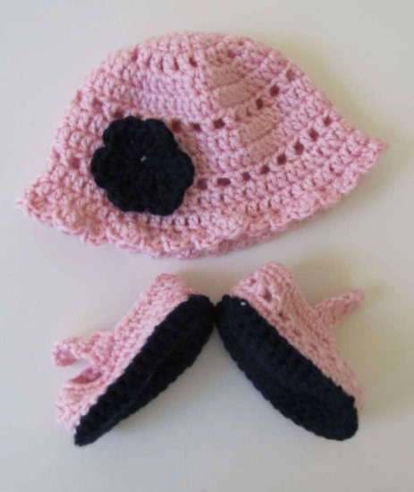 KSS Pink/Black Acrylic Hat and Booties Set 3 - 6 Months - Click Image to Close