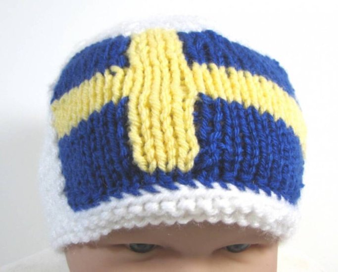 KSS Whte Beanie with a Swedish Flag 15