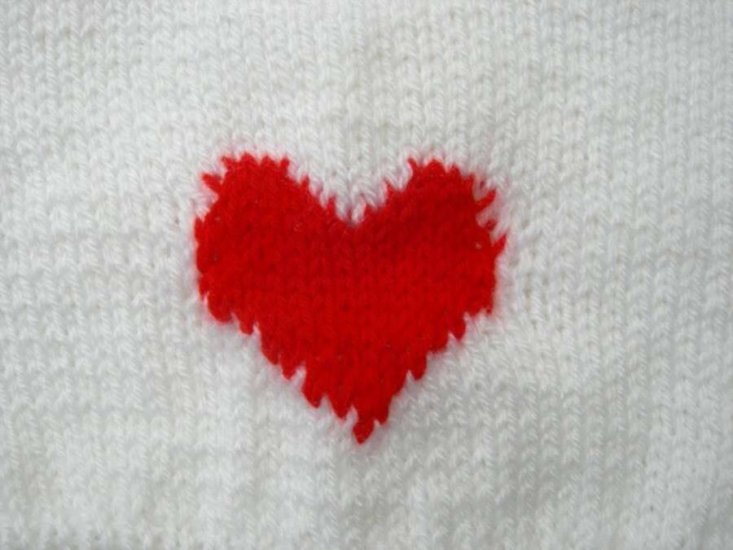KSS White Cardigan with a Red Heart and a cap for 18