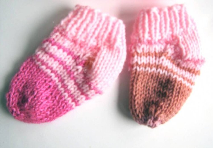 KSS Pink Baby Booties and Hat Set (3 Months) HA-575 - Click Image to Close