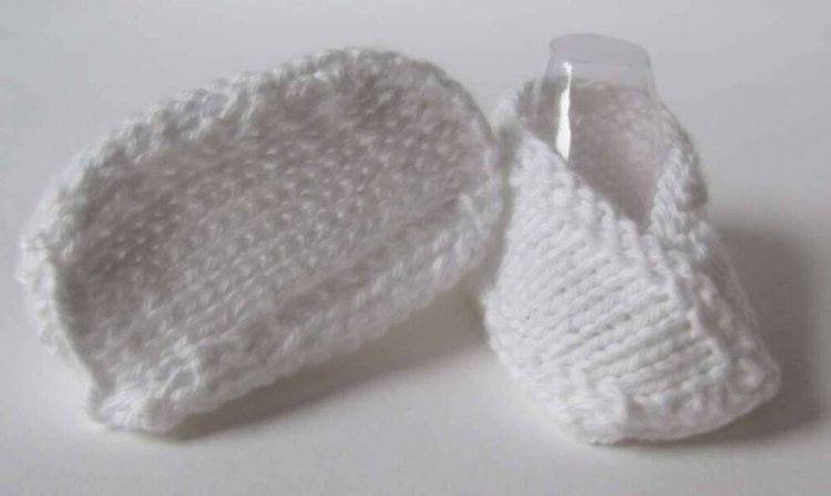 KSS White Knitted Cotton Booties (Newborn) BO-044 - Click Image to Close