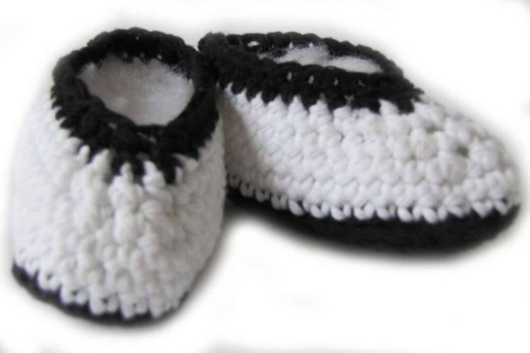 KSS White/Black Cotton Crocheted Booties (3 Months)