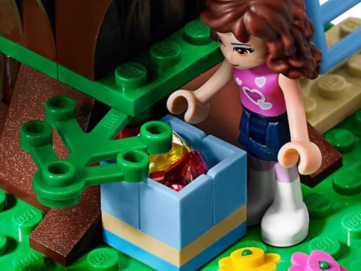 LEGO Friends Olivia's Tree House 3065 - Click Image to Close