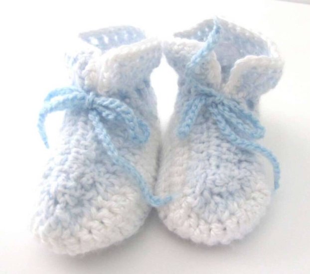 KSS Light Blue/White Acrylic Crocheted Booties (6 Months) BO-058