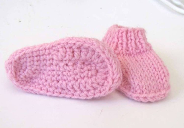 KSS Pink Knitted Booties 6 Months - Click Image to Close
