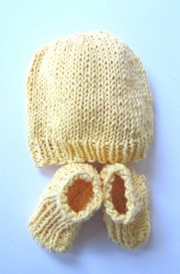 KSS Yellow Knitted Booties and Hat set (3-6 Months) HA-501 - Click Image to Close