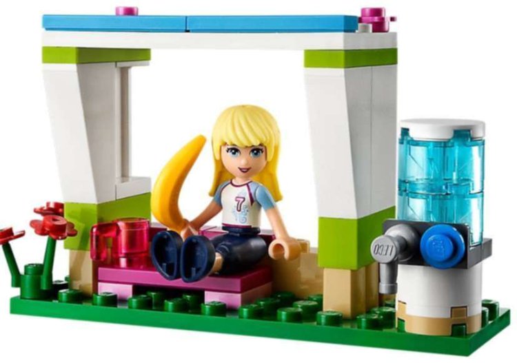 LEGO Friends Stephanie Soccer Practice 41011 - Click Image to Close