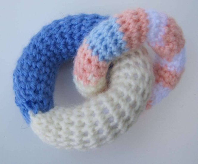 KSS Baby Crocheted Rings 5" x 4" - Click Image to Close