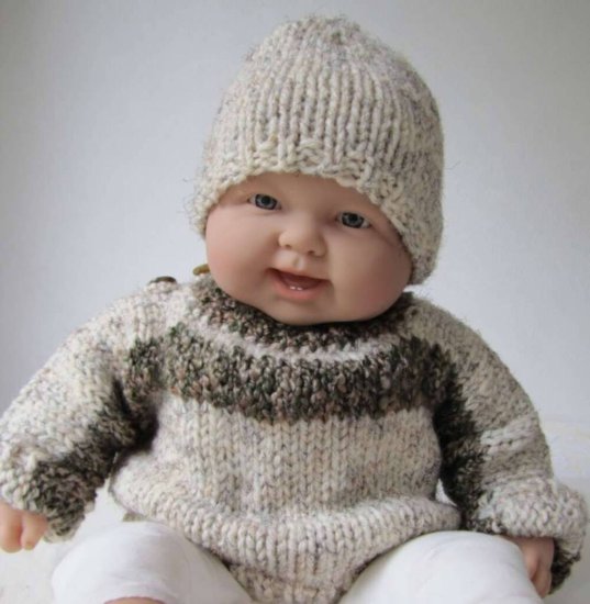 KSS Wheat and Green Sweater with a Hat (9 - 12 Months)