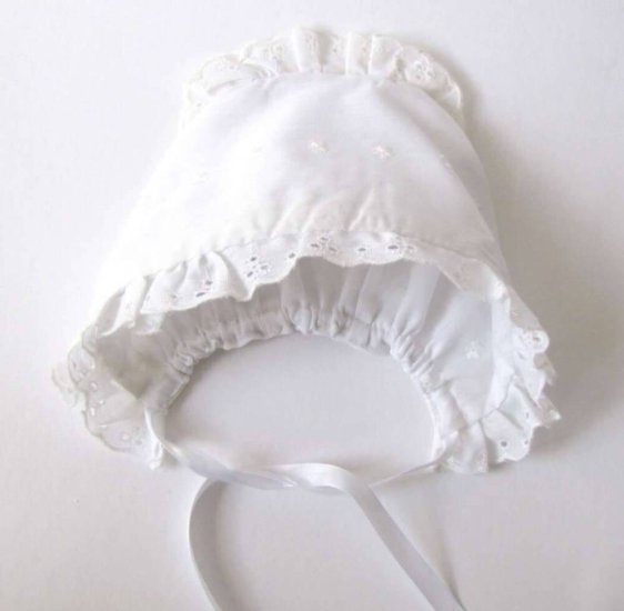 Eyelet Trimmed white Cotton Bonnet Size 12 Months - Click Image to Close