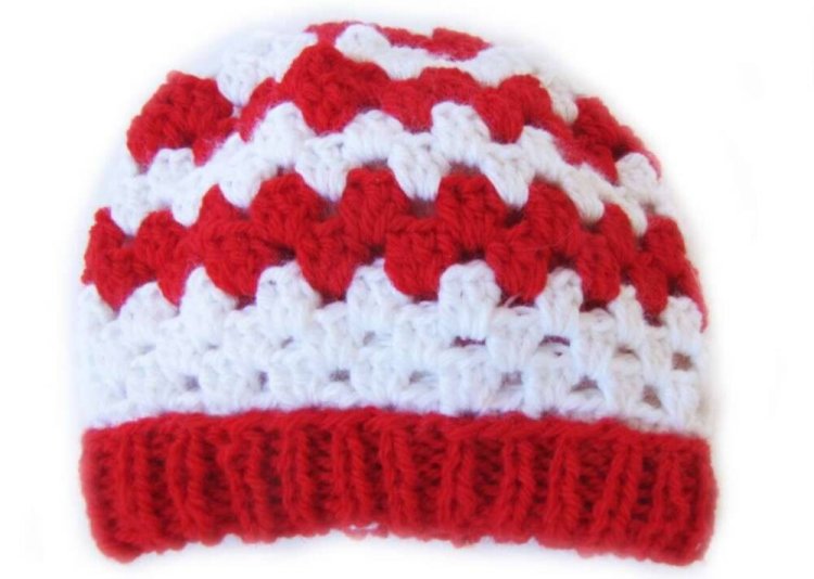 KSS Red/White Crocheted Beanie/Cap 15-17" (1-2 Years) - Click Image to Close
