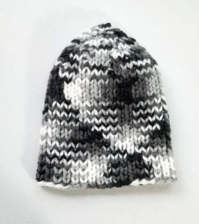 KSS Black/White Colored Ribbed Cap 15\" (9 Months)