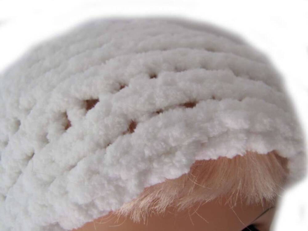 KSS White Knitted Headband with Plush Yarn 16-18" KSS-HB-134