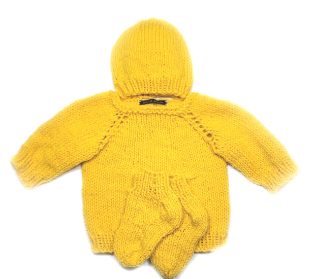 KSS Yellow Baby Sweater/Cardigan with a Hat and Socks 9 months SW-1093
