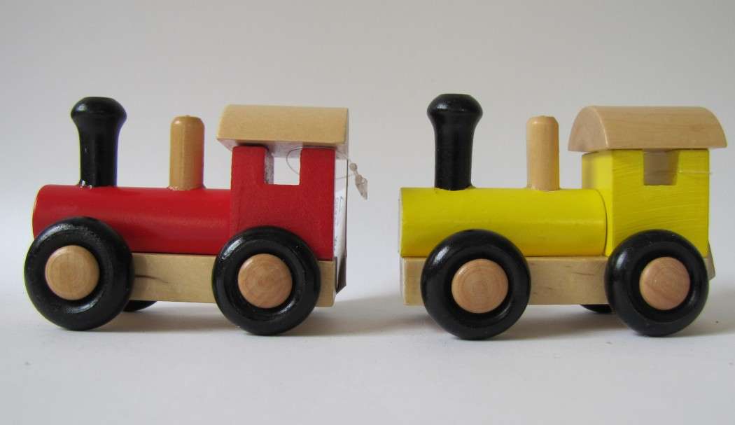 Two Wooden Locomotives Red and Yellow 07527-2PC - Click Image to Close